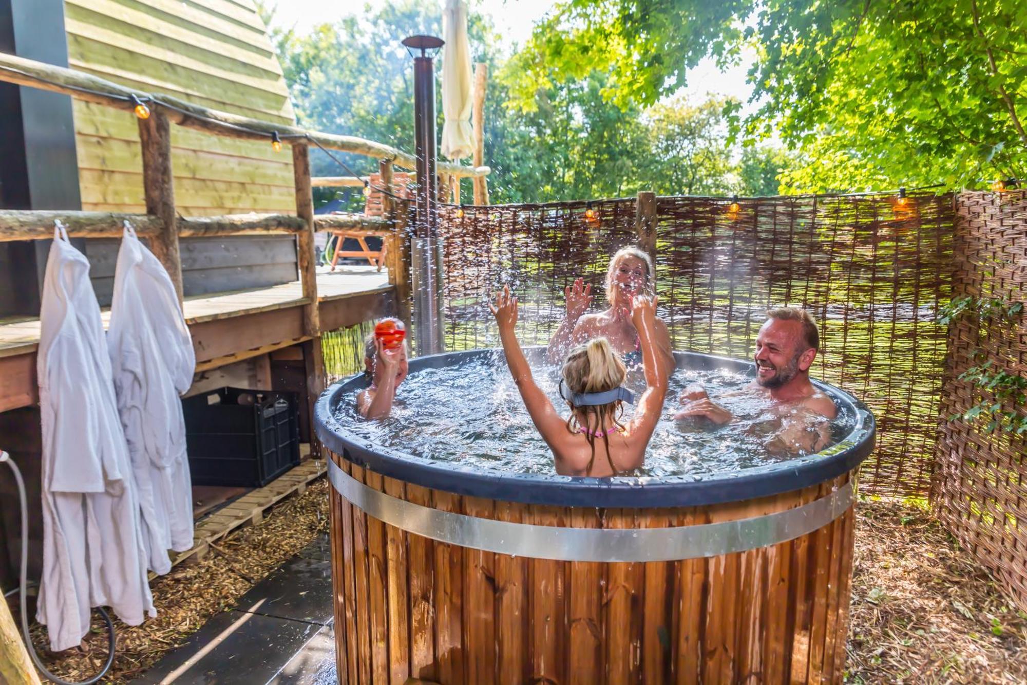 Boomhuis Met Optioneel Wellness - Vakantiepark De Schreiershoek Dokkum Eksteriør billede